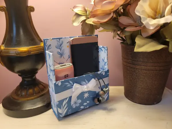 42-Pc Stationery Gift Box Set w/Reusable Desktop Organizer Box and Gold Pen - Blue and White Leaves, Petals & Fronds