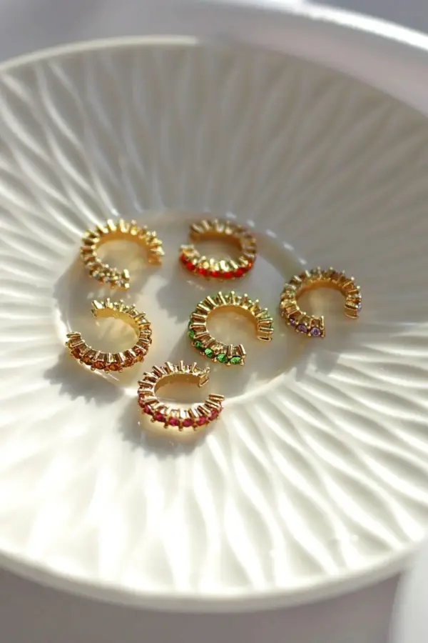 "Rainbow Dust" | 18K Ear Cuff ( 1 piece )