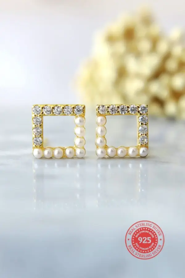 "Little Beauty" | 24K Gold Filled Stud Earrings
