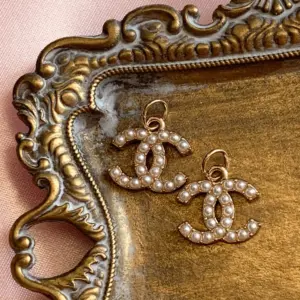 Designer Pearl Zipper Pull Goldtone Set