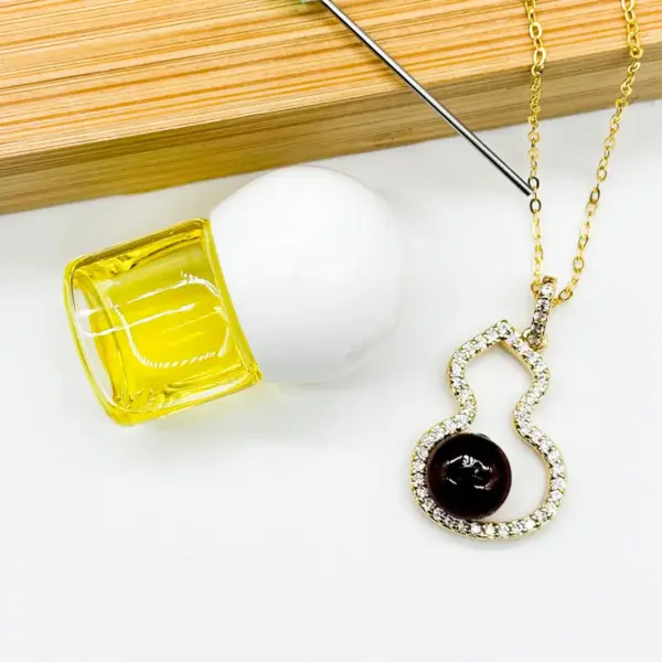Golden Gourd Aroma Necklace - Amethyst | Energy & Healing | Diffuse on the go | Sterling Silver Chain