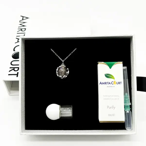 Planet Murano Aroma Necklace - Lunar Lavender | Energy & Healing | Diffuse on the go